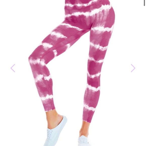 K-DEER Pants - K-DEER 7/8 Sneaker Length Legging in Rose Quartz - Size M
